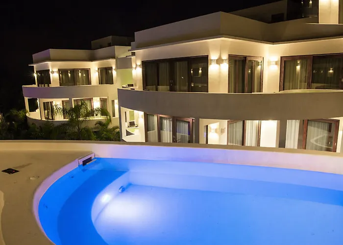 Hotel Intima Adults Only 3*