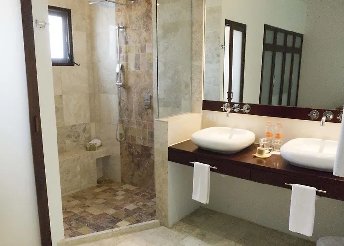 Intima Adults Only 3*